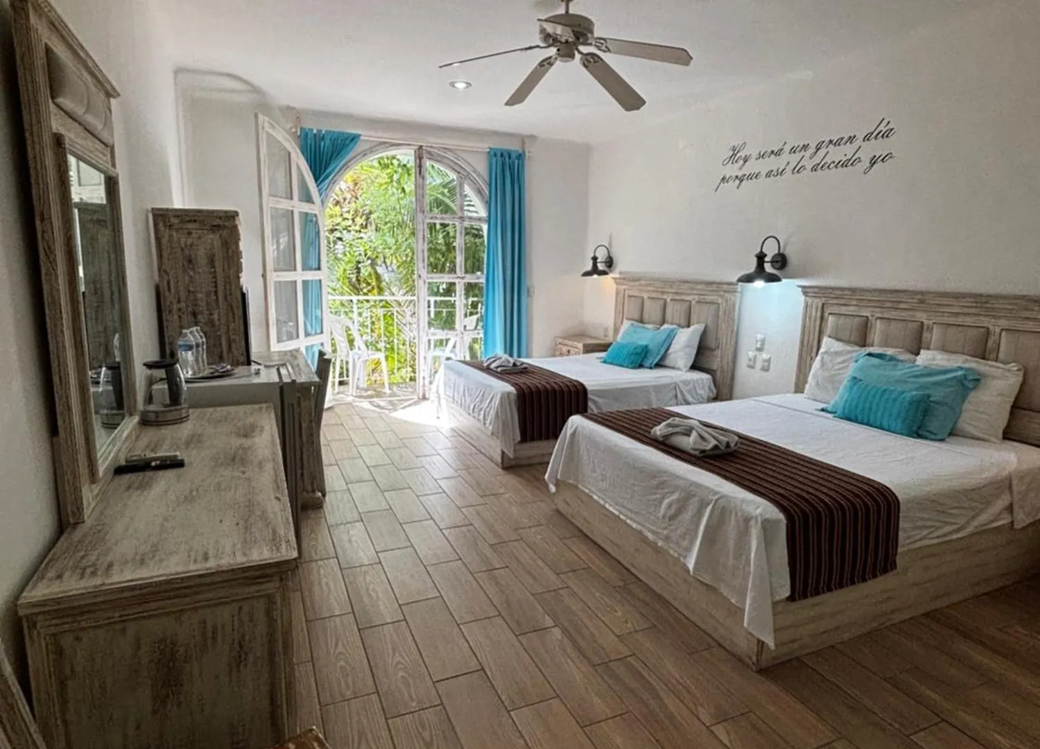 Coco Rio Hotel - Mamitas Beach Area Playa del Carmen